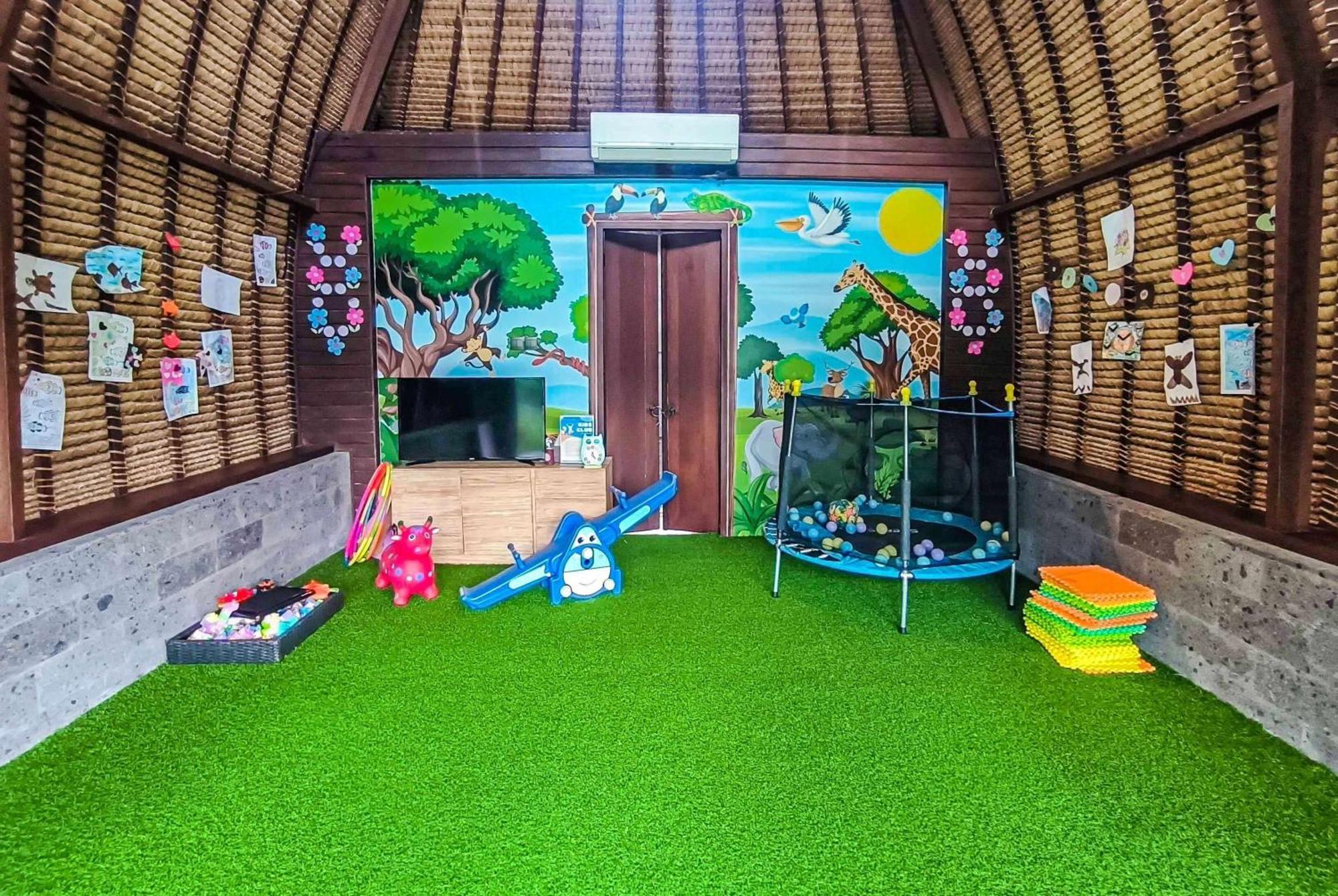 Wyndham Tamansari Jivva Resort Bali Siyut Exterior foto The interior of a typical playhouse